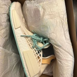 adidas NMD HU
Pharrell NERD Chalk White New w/ Box & Extra laces